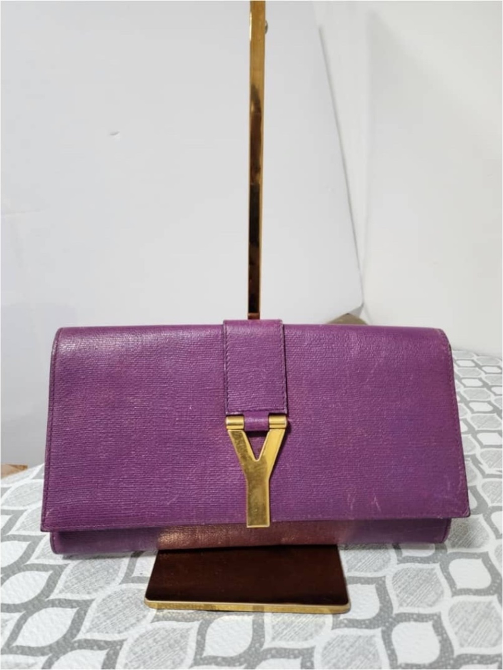 Authentic YVES SAINT LAURENT Calfskin Leather Ligne Y Clutch Bag Purple